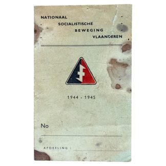 Zeldzame N.S.B.V.-ledenpas uit Vlaanderen (Tweede Wereldoorlog, collaboratie). Originele aspirant-lidkaart van de Nationaal Socialistische Beweging Vlaanderen, afdeling Hoboken-Antwerpen, met lichtgroen papier, NSB-embleem, vak voor pasfoto, doelstellingen van de beweging en zichtbare ouderdomssporen. Historisch verzamelobject voor WOII- en collaboratieverzamelaars in België.