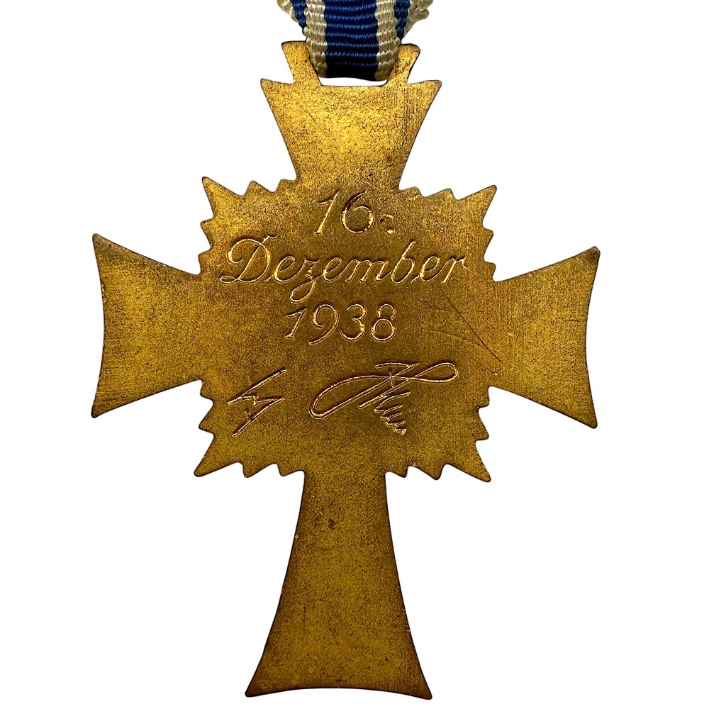 Original WWII German Mutterkreuz im gold reverse