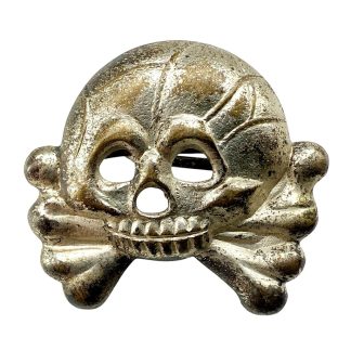 Original WWII German WH metal Panzer skull for collar tab