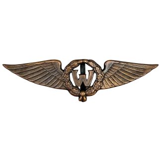 Originele 1921 Dutch ML-KNIL Waarnemer wing – vroeg Nederlands-Indië Militaire Luchtvaart insigne, bronzen waarnemersvleugel met W en klassieke vleugelvorm.