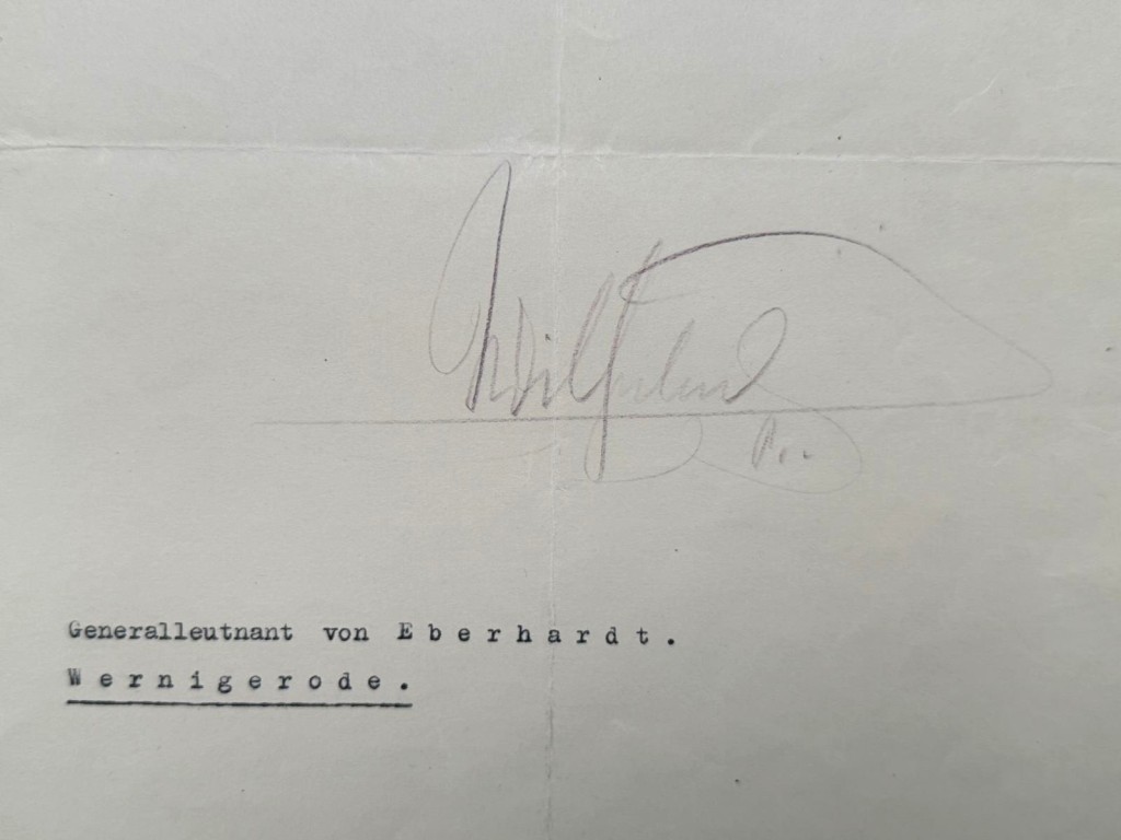 Originaler handschriftlich signierter Brief von Kaiser Wilhelm II aus dem Jahr 1935, aus Huis Doorn, Niederlande. Gedrucktes Brieftelegramm mit kaiserlichem Wappen, eigenhändige Signatur „Wilhelm“ des letzten Deutschen Kaisers und Königs von Preußen. Seltenes historisches Autograph aus dem Exil, bedeutendes Sammlerstück für Kaiser-Wilhelm-II-, Deutsches Kaiserreich- und Monarchie-Sammler.