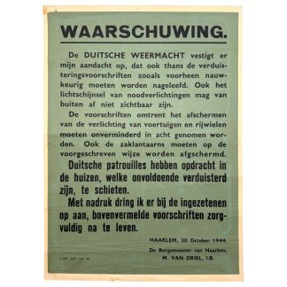 Originele Nederlandse WOII affiche uit 1944, Haarlem, waarschuwing verduisteringsvoorschriften Duitse bezetting, uitgevaardigd door burgemeester M. van Driel, zeldzame Tweede Wereldoorlog propagandaposter, historisch document, 44,5 x 32,5 cm, verzamelobject WO2 memorabilia