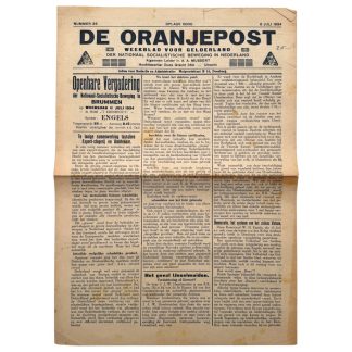 Originele NSB-krant De Oranjepost uit 1934, lokaal weekblad voor Gelderland, met propaganda van de Nationaal-Socialistische Beweging (NSB), regionaal nieuws, aankondigingen van NSB-bijeenkomsten, kringen- en groepsnieuws en lokale advertenties uit de jaren dertig. Zeldzame lokale NSB-publicatie uit Gelderland.