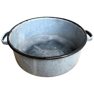 Original World War II enamelled steel cooking pot attributed to Oskar Schindler’s Kraków factory, featuring grey speckled enamel, rolled black rim, dual side handles, and stamped factory markings on the base. Authentic WWII Holocaust artifact associated with Schindlerjuden survival history, industrial wartime cookware used in German-occupied Poland, collectible Judaica and Holocaust memorabilia for museum-level collectors.
