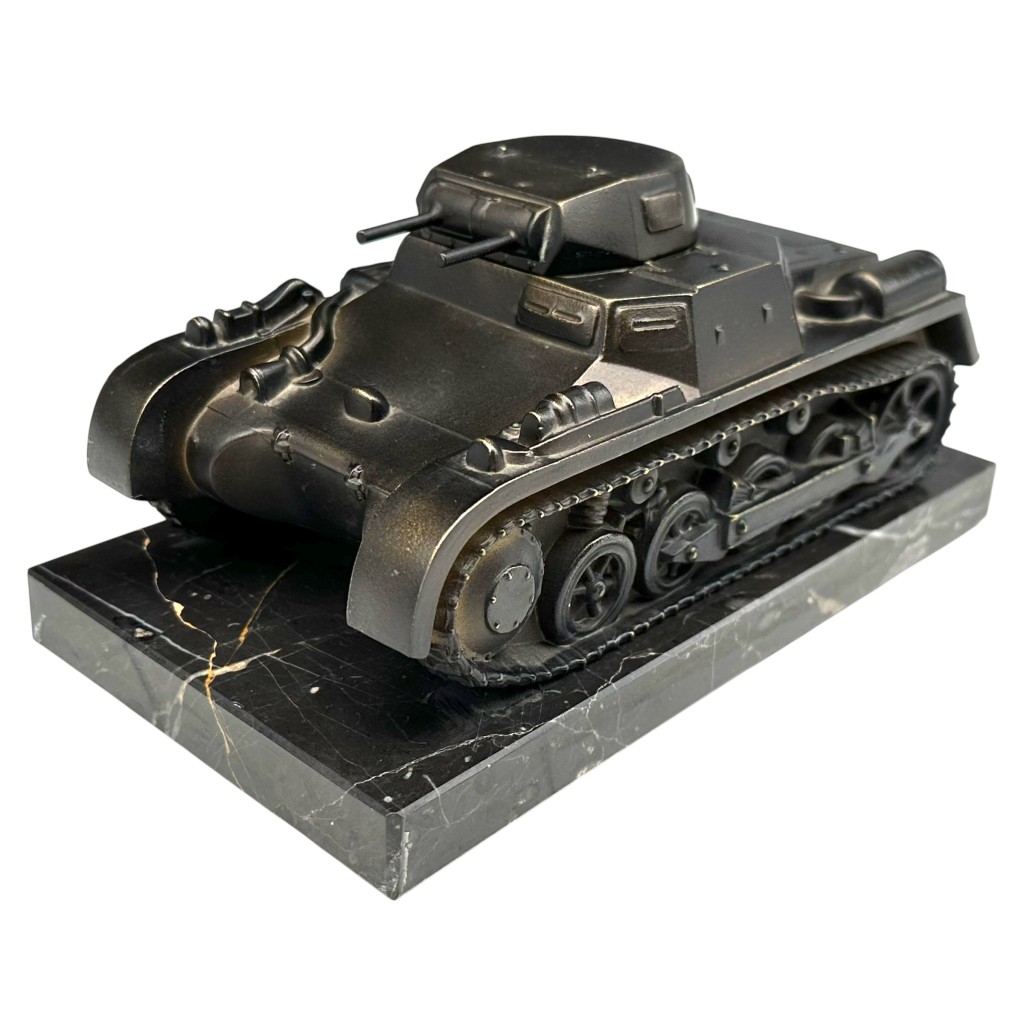 German 1930s bronze Panzerkampfwagen I tank sculpture on marble base, detailed WWII Wehrmacht light tank model with rotating turret and tracked chassis, original military bronze collectible, 20th century militaria display piece for advanced collectors.