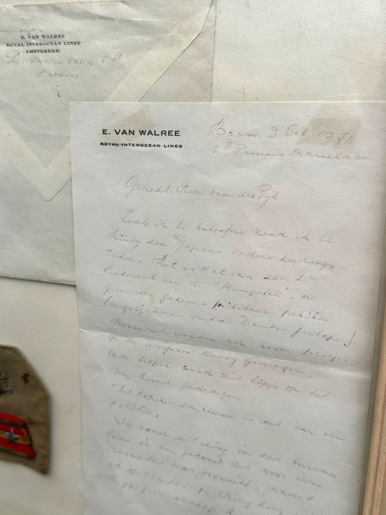 Original WWII Japanese framed Kempeitai insignia and a rank collar insignia of a Second Lieutenant - Image 6