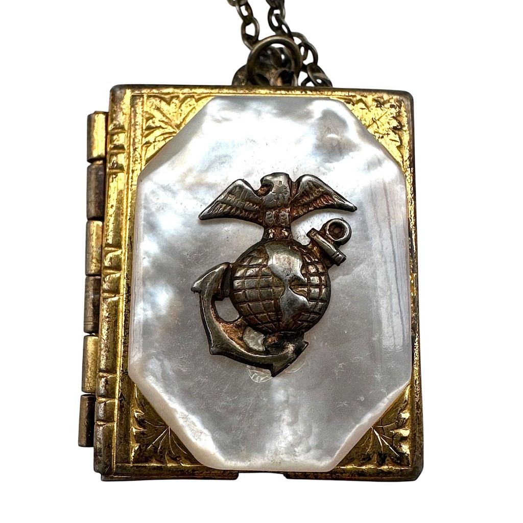 Original WWII USMC silver necklace with pendant