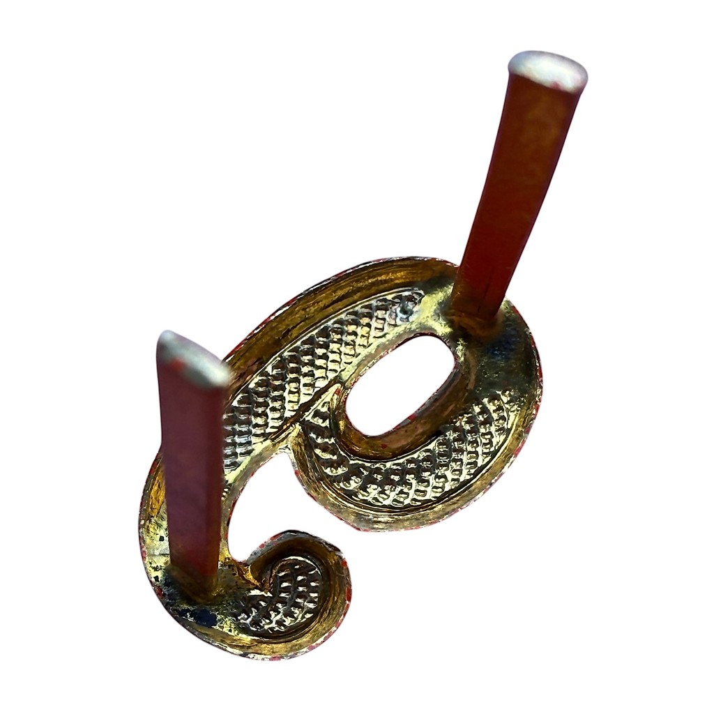 Original Pre 1940 Dutch army metal unit '9' cap insignia - Image 2