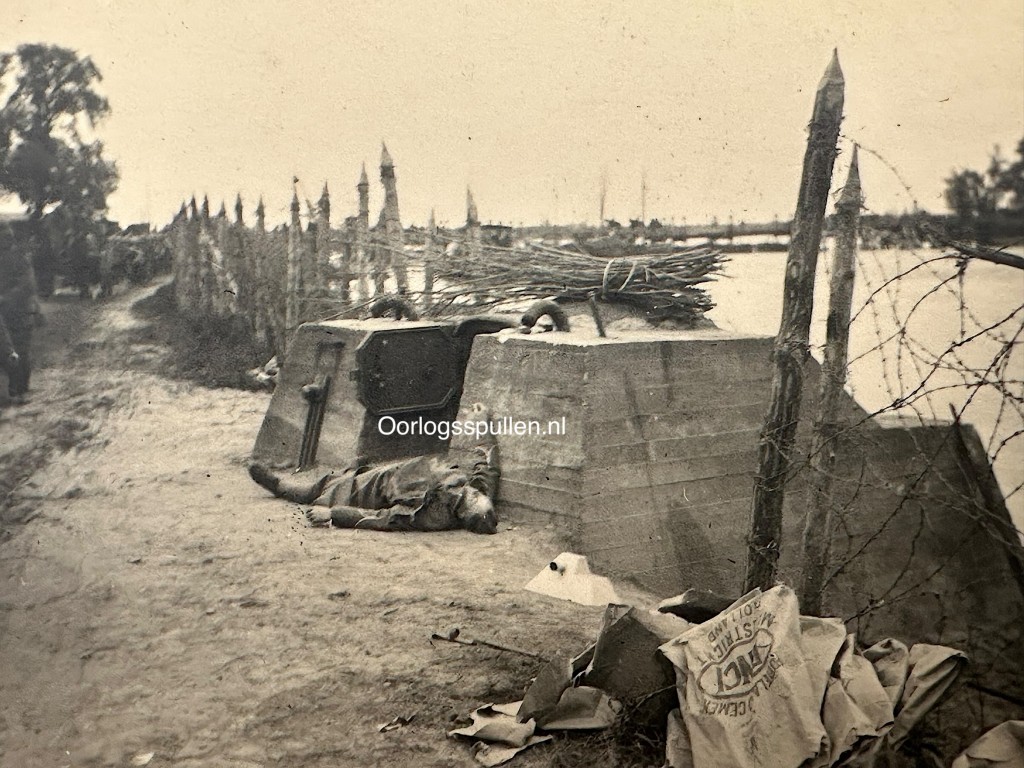 Original May 1940 photo KIA Dutch soldier near bunker