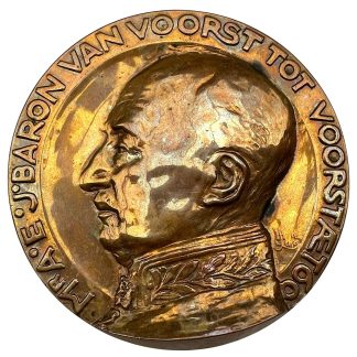 Nederlandse leger herdenkingsplaquette J.B. Baron van Voorst tot Voorst portret reliëf Nederlandse leeuw pre 1940 Nederlandse militaire geschiedenis verzamelobject