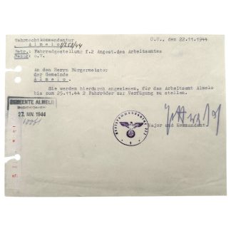 Origineel Duits Wehrmacht bezettingsdocument Almelo 22 november 1944, Wehrmachtkommandantur Almelo brief aan burgemeester, vordering van twee fietsen voor Arbeitsamt, stempels Gemeente Almelo 27 november 1944, handtekening Wehrmacht commandant, Tweede Wereldoorlog Nederland, WO2 document Almelo, zeldzaam oorlogsdocument voor verzamelaars van Duitse bezetting en lokale geschiedenis Almelo.