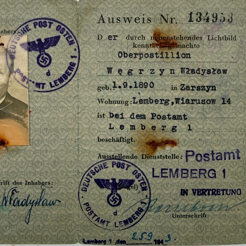 Original WW2 Personal-Ausweis General Government Lemberg 1943–1944, Deutsche Post Osten Postamt Lemberg 1, issued to Władysław Węgrzyn, non-German administrative service ID with photo and official stamps, rare German occupation document, WWII militaria collector’s item.