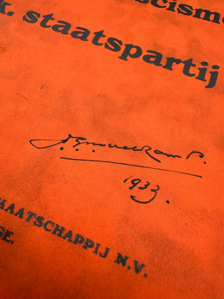 Original early 1930s Dutch set of three Fascist brochures - Image 5