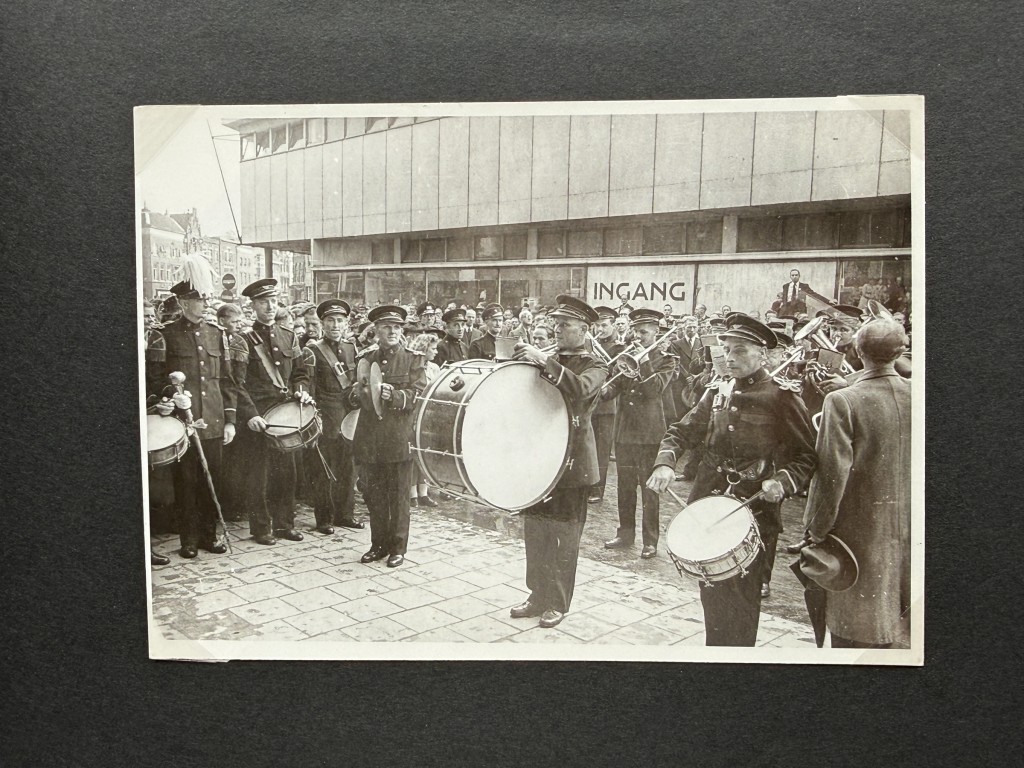 Original WWII Dutch photo album of the liberation of Utrecht - Image 9