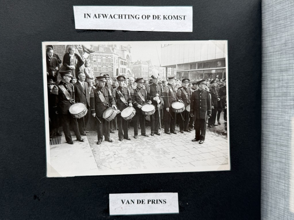 Original WWII Dutch photo album of the liberation of Utrecht - Image 10