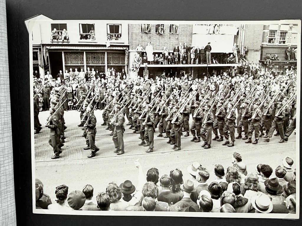 Original WWII Dutch photo album of the liberation of Utrecht - Image 16