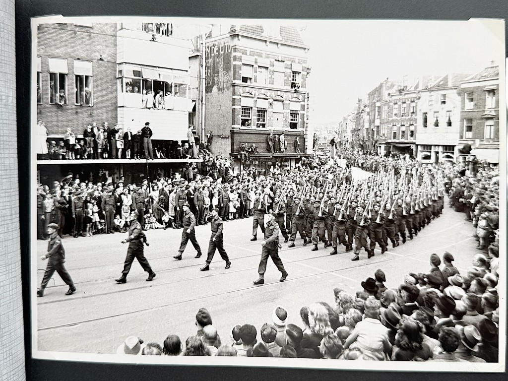 Original WWII Dutch photo album of the liberation of Utrecht - Image 17