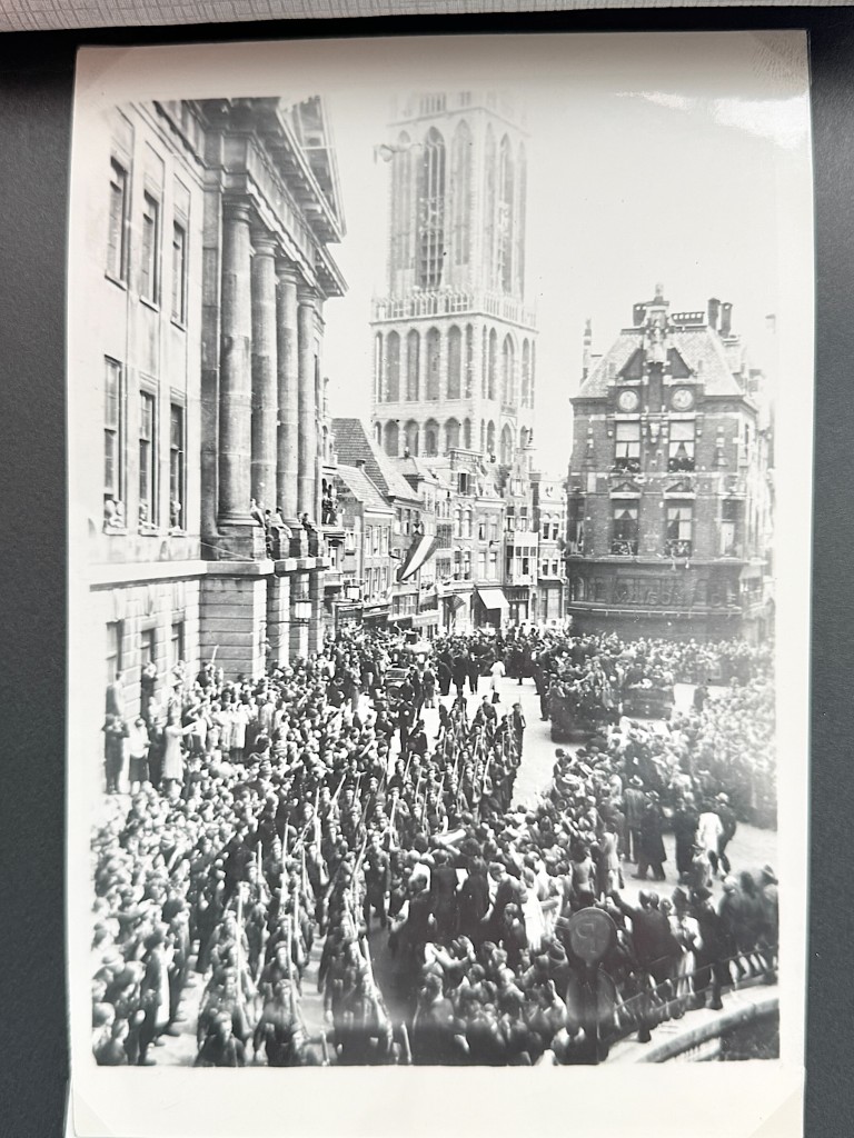 Original WWII Dutch photo album of the liberation of Utrecht - Image 18