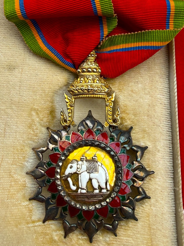 Original Thai Order of the White Elephant complete Knight Grand Cross in box - Image 7