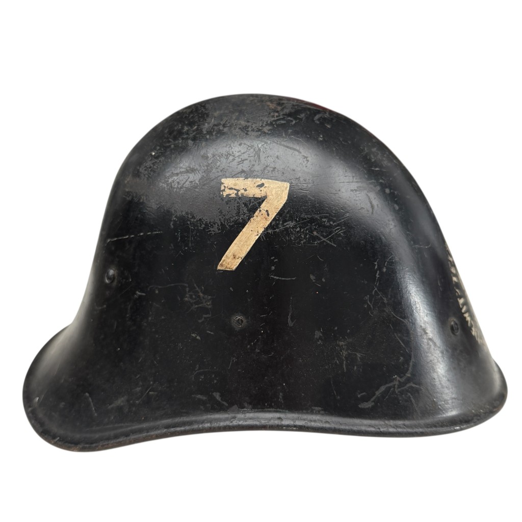 Original WWII Dutch Luchtbeschermingsdienst helmet 'De Wit Textiel Nijverheid Helmond N.V.' - Image 3