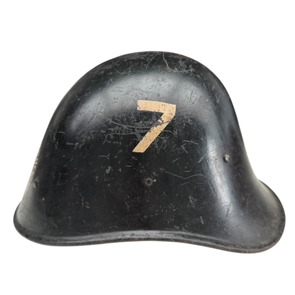 Original WWII Dutch Luchtbeschermingsdienst helmet 'De Wit Textiel Nijverheid Helmond N.V.' - Image 4