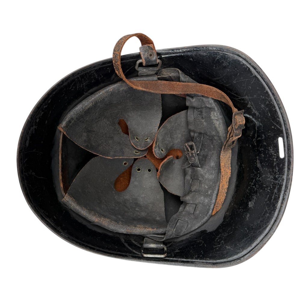Original WWII Dutch Luchtbeschermingsdienst helmet 'De Wit Textiel Nijverheid Helmond N.V.' - Image 7
