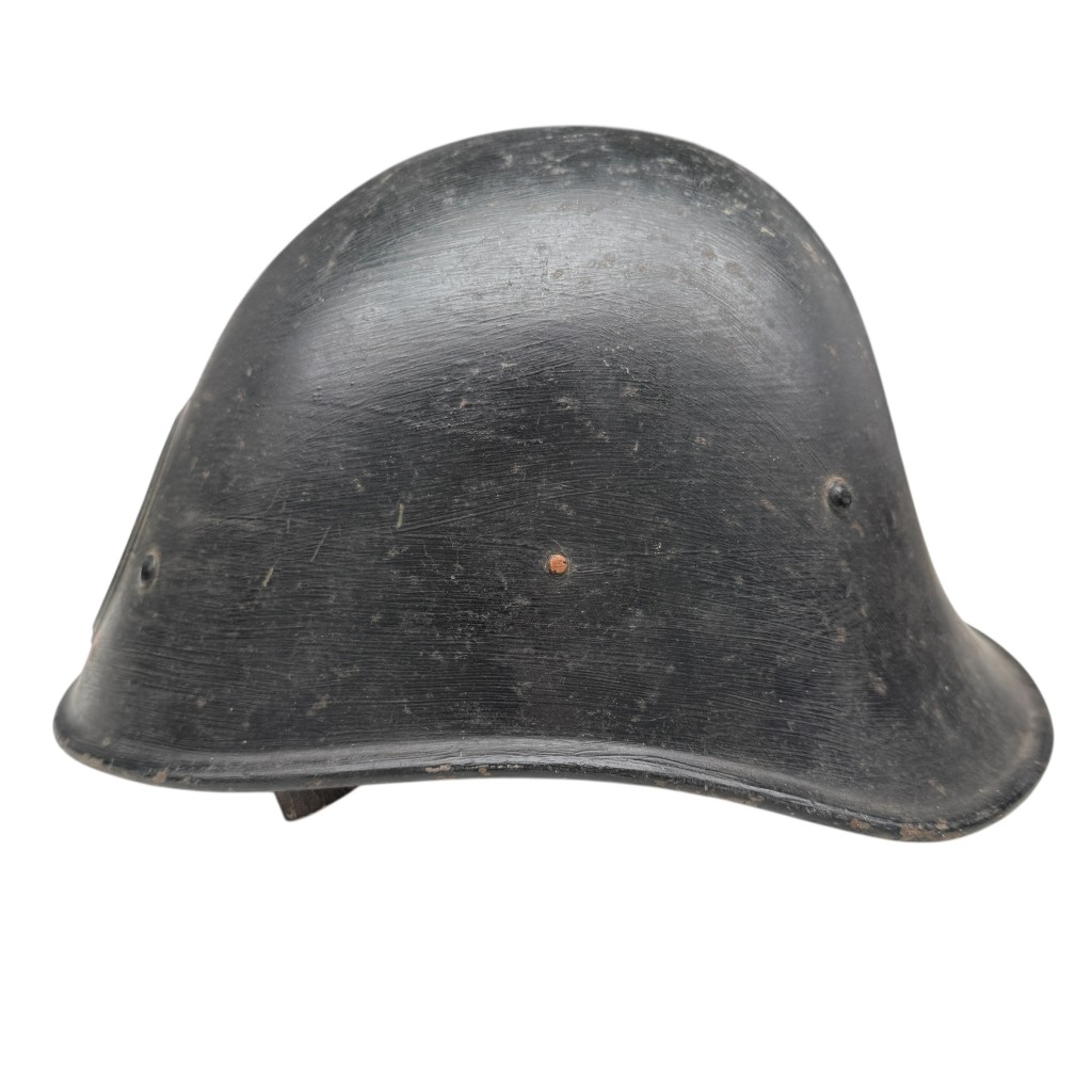 Original WWII Dutch Luchtbeschermingsdienst mayor helmet - Image 5