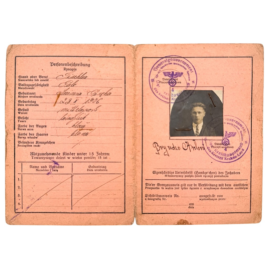 Niemiecki Grenzausweis z II wojny światowej Generalne Gubernatorstwo Kraków dokument graniczny ze zdjęciem i pieczęciami