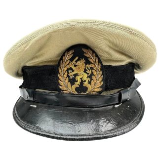 Originele KNIL officierspet 1945–1949 uit Nederlands-Indië met goud geborduurde leeuw, tropische uniformpet voor verzamelaars.