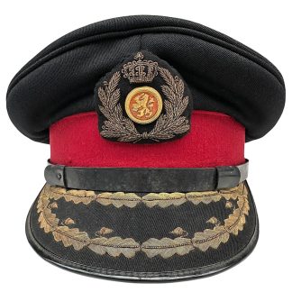 Originele Nederlandse Koninklijke Landmacht generaalspet circa 1960 met rood band, gouden eikenblad borduursel en generaalsembleem KL legerpet