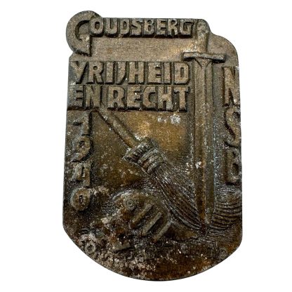 Nsb Triangular Pin Original WWII Dutch NSB pin - Oorlogsspullen.nl - Militaria shop