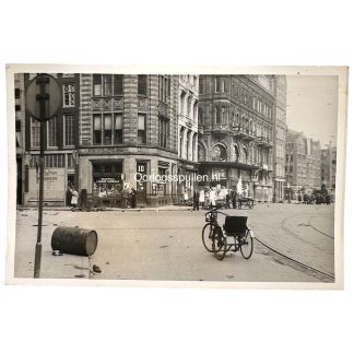 Originele foto schietpartij op de Dam Amsterdam 7 mei 1945 slachtoffers bevrijding Nederland WO2 historische foto Dam plein