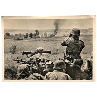 WW2 Waffen SS postcard Kriegsberichter Roth Soviet village frontline photo machine gun original card 'Unsere Waffen-SS'