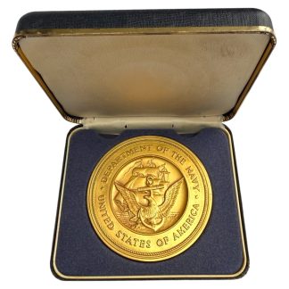 Original 1970s US Navy presentation medal in case ADM J.L. Holloway III, Chief of Naval Operations - militaria collectible