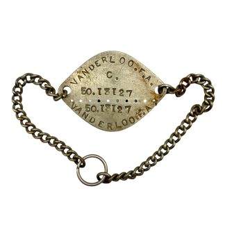 Origineel Belgisch leger naamplaatje pre 1940 identiteitsplaat met ketting metaal militair verzamelobject België.