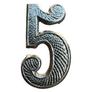 Origineel Pre 1940 Nederlands leger 5 regiment nummer embleem ‘Kepie’. 