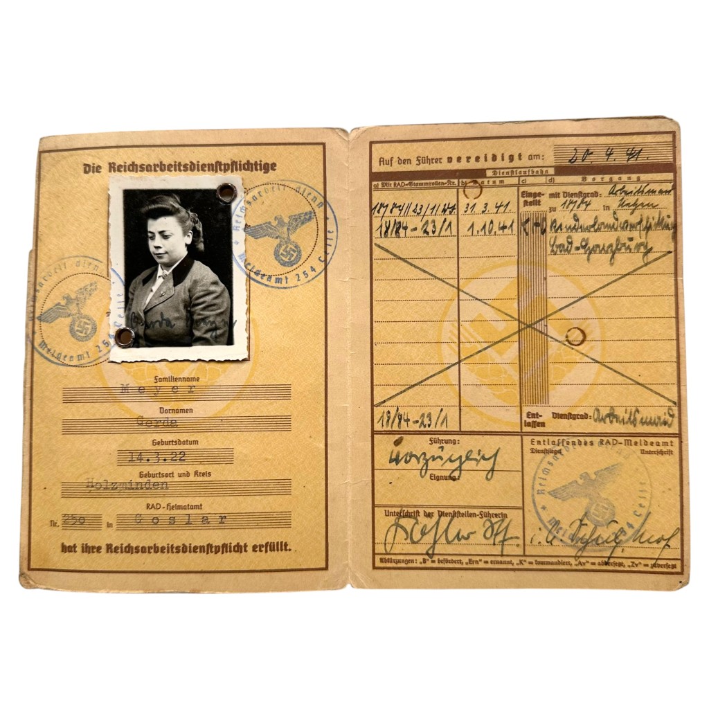 Original WWII German Reichsarbeitsdienst female pass