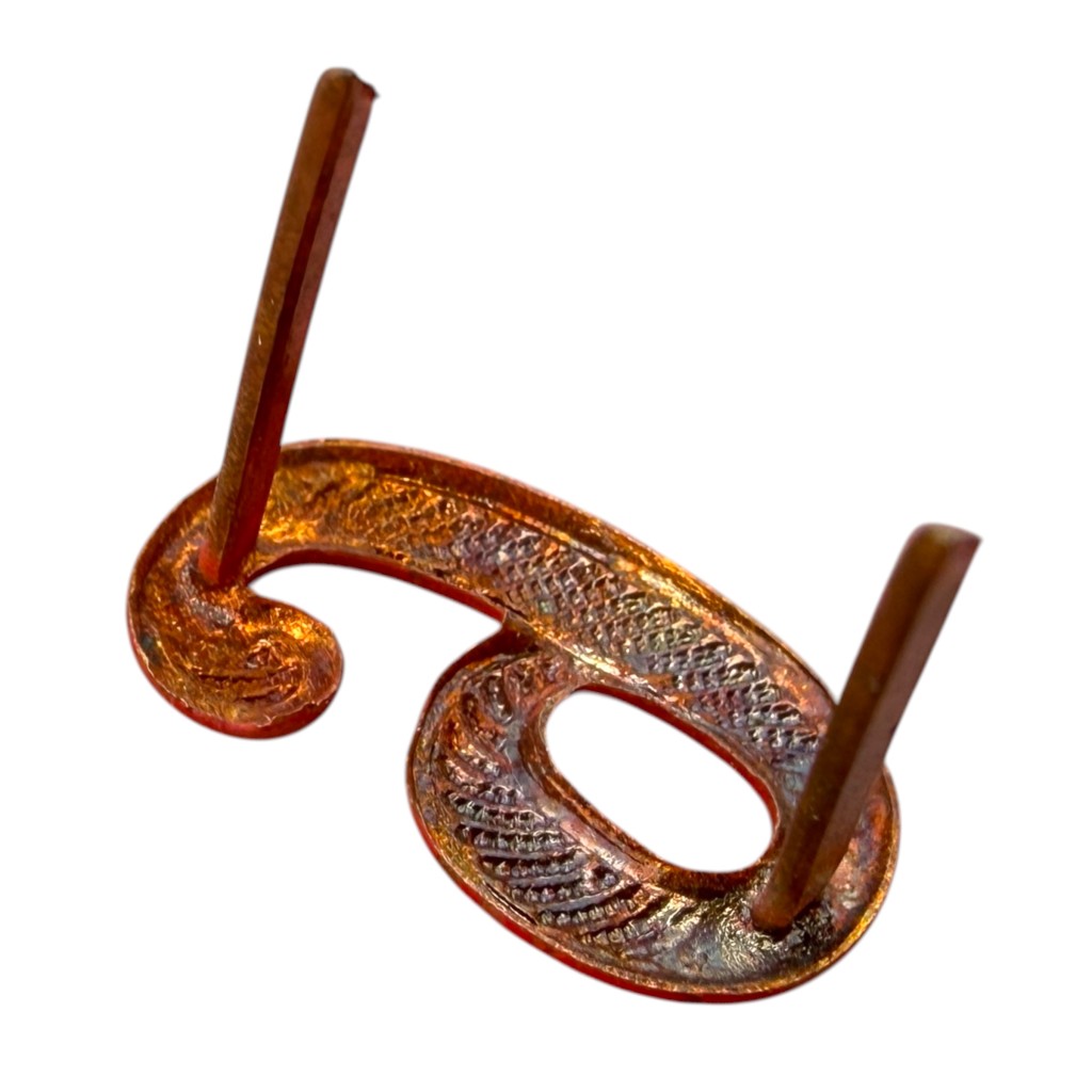 Original Pre 1940 Dutch army 6 regiment number insignia ‘veldmuts’ 18mm - Image 2