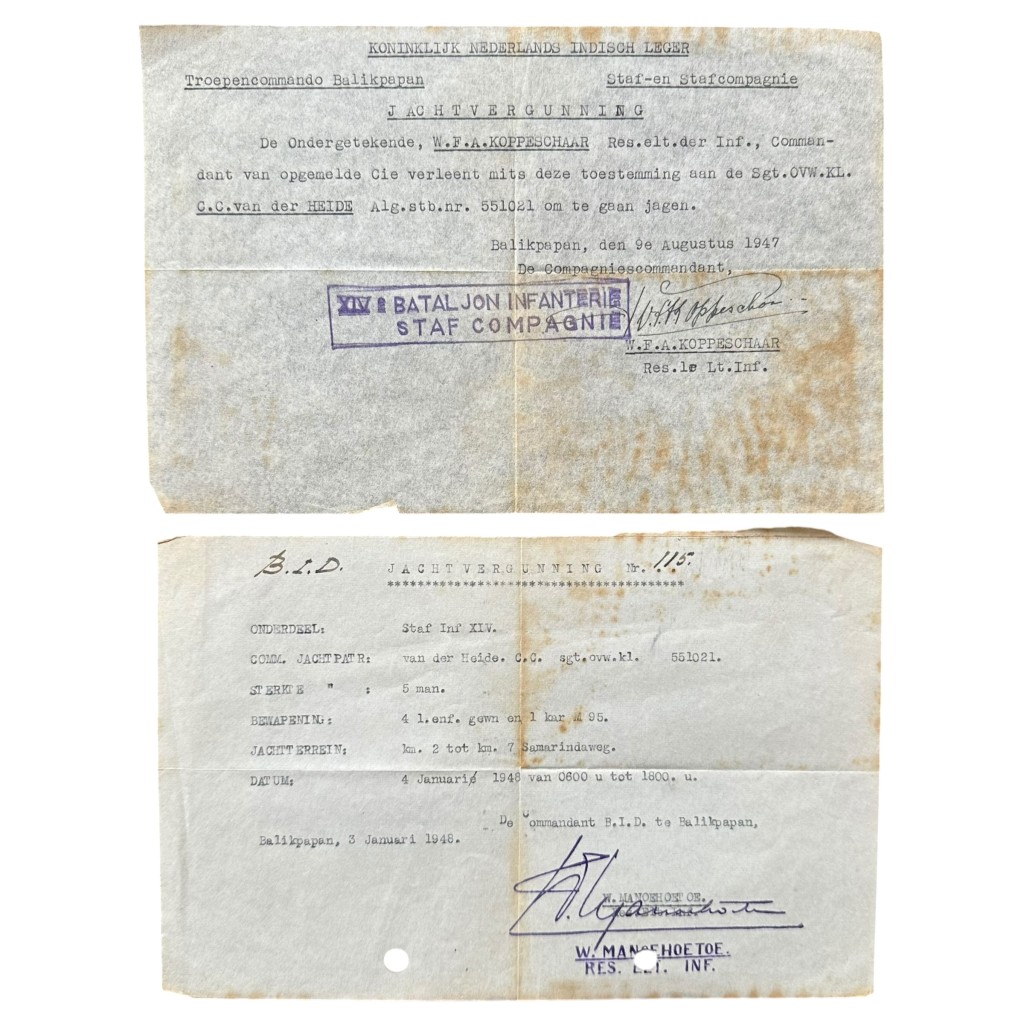 Originele KNIL jachtvergunningen uit Balikpapan 1947-1948 van XIV Bataljon Infanterie met stempels en handtekeningen.