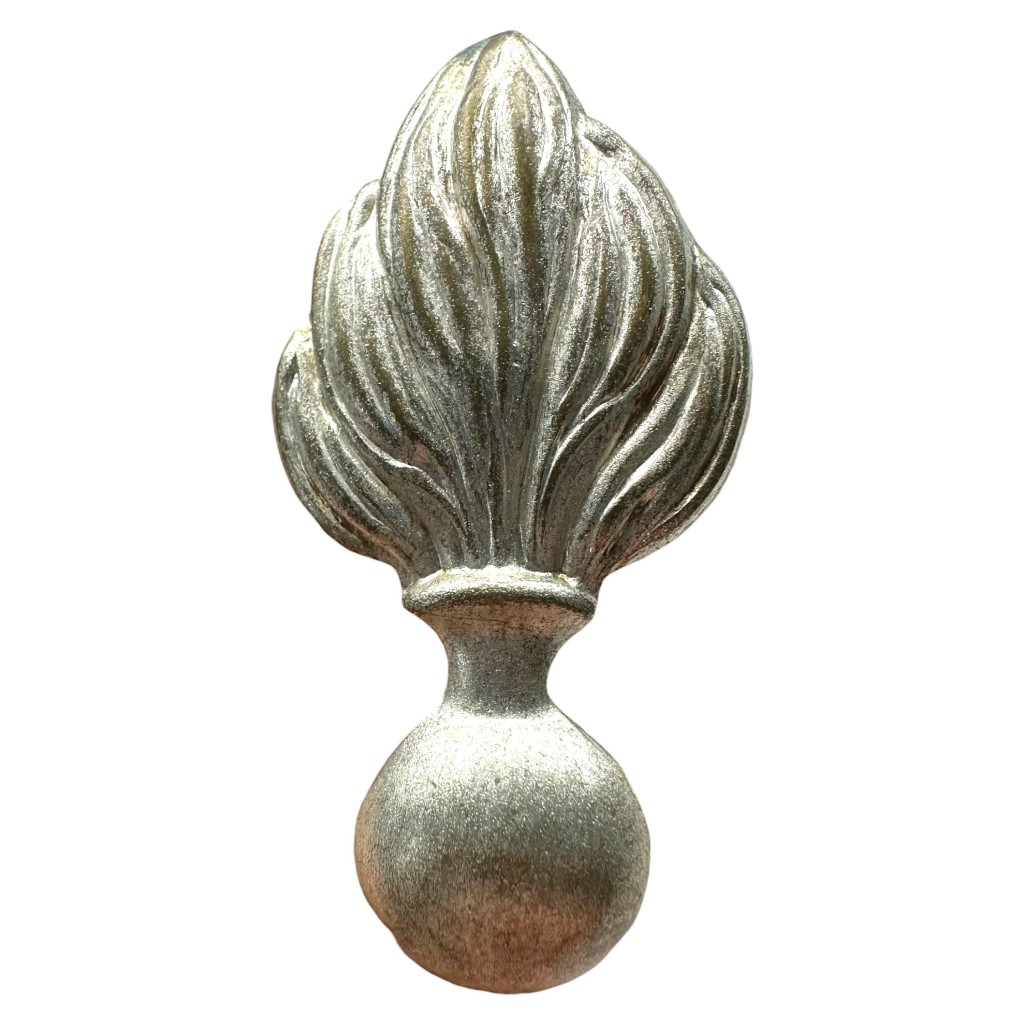 Original WWII Dutch Staatspolitie/Landwacht Nederland visor cap metal insignia