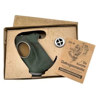 Original WWII German Luftschutz VM40 gas mask in box