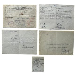 Originele WO2 documentengroep uit 1944 met Wehrmacht Ausweis, PTT-vrijstellingen en Duitse bezettingsdocumenten uit Ede/Nijmegen. Tweede Wereldoorlog.