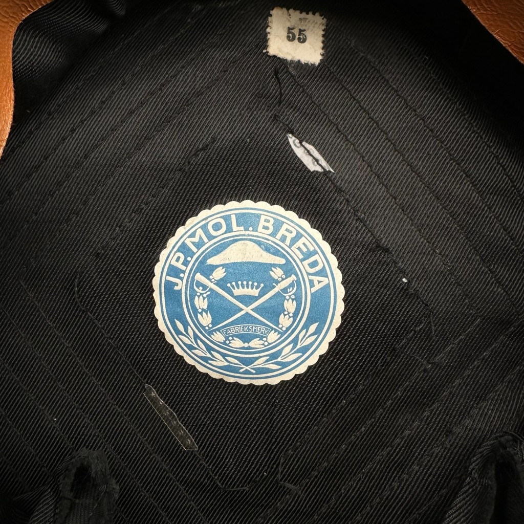 Original WWII Dutch Staatspolitie - Schalkhaar Politie officers visor cap