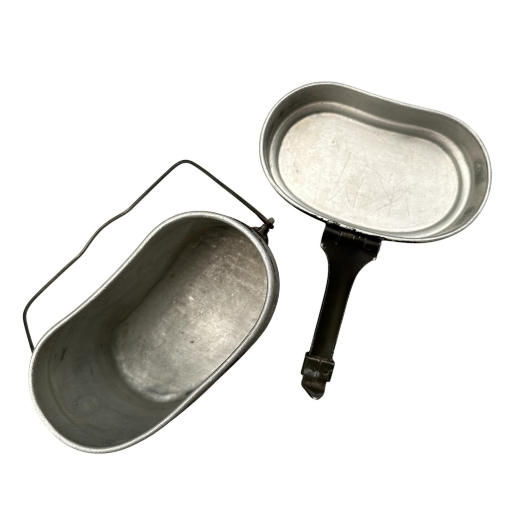 Original WWII German M31 mess kit - Image 4