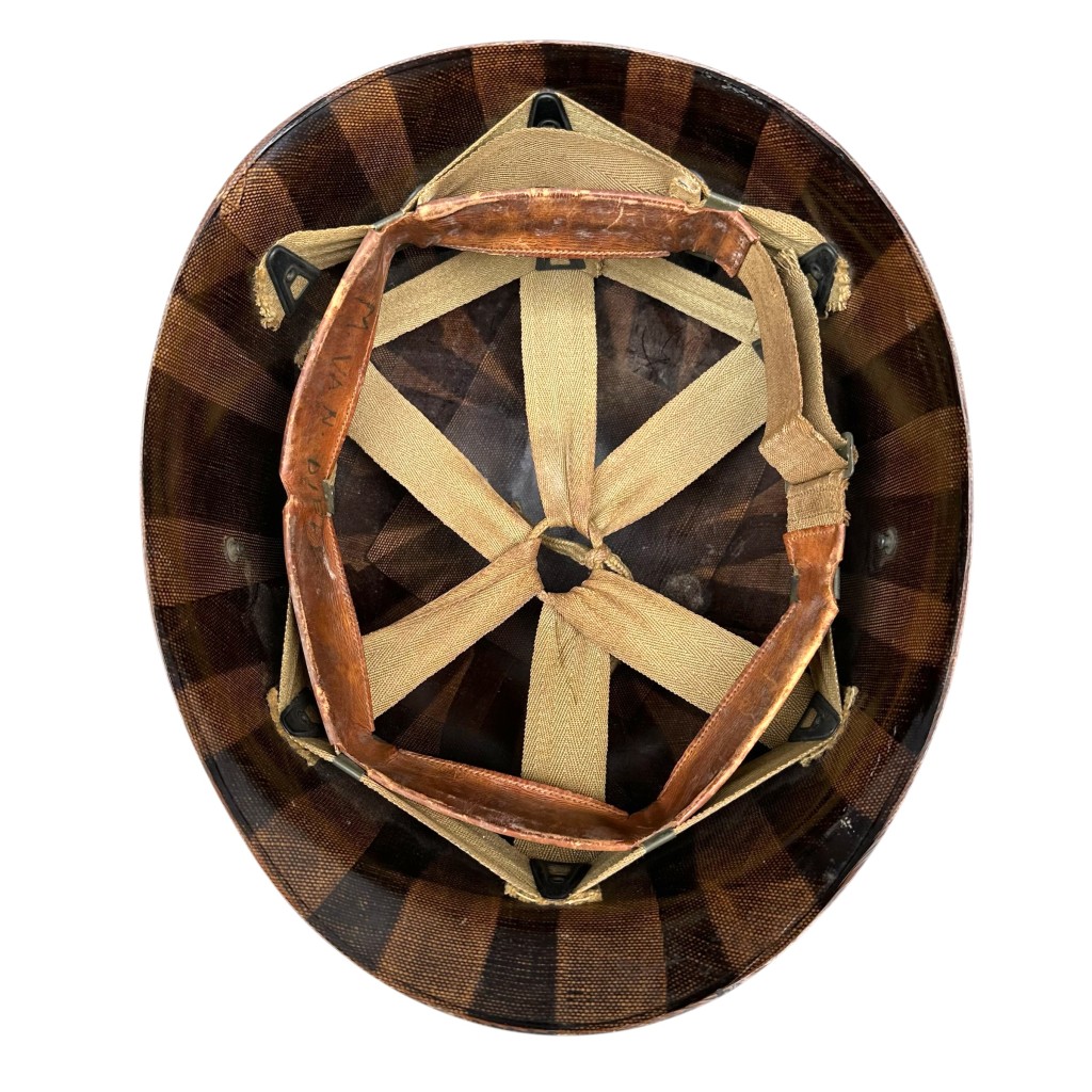Original WWII US M1 Westinghouse helmet liner used by the Dutch Regiment Stoottroepen - Image 8