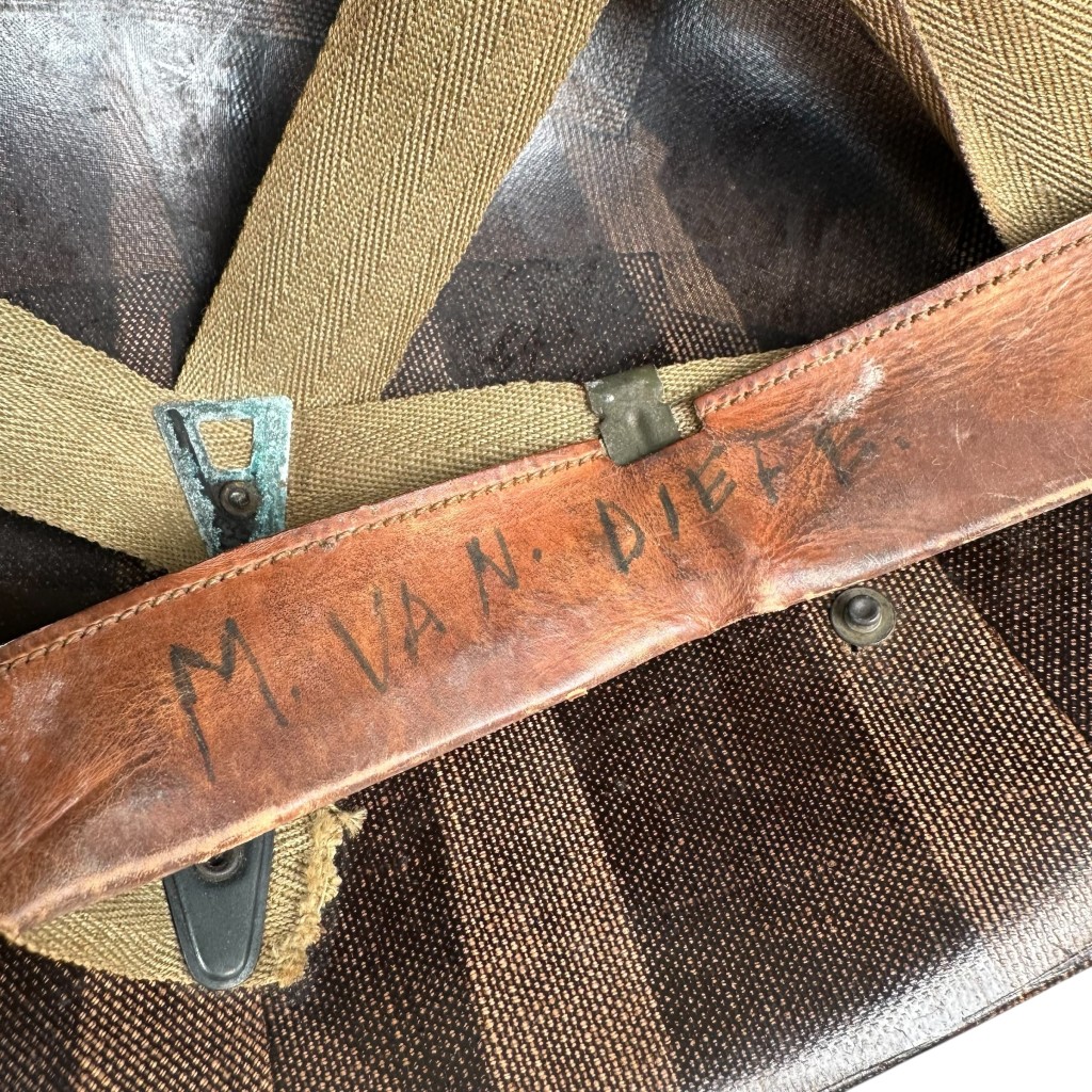 Original WWII US M1 Westinghouse helmet liner used by the Dutch Regiment Stoottroepen - Image 9