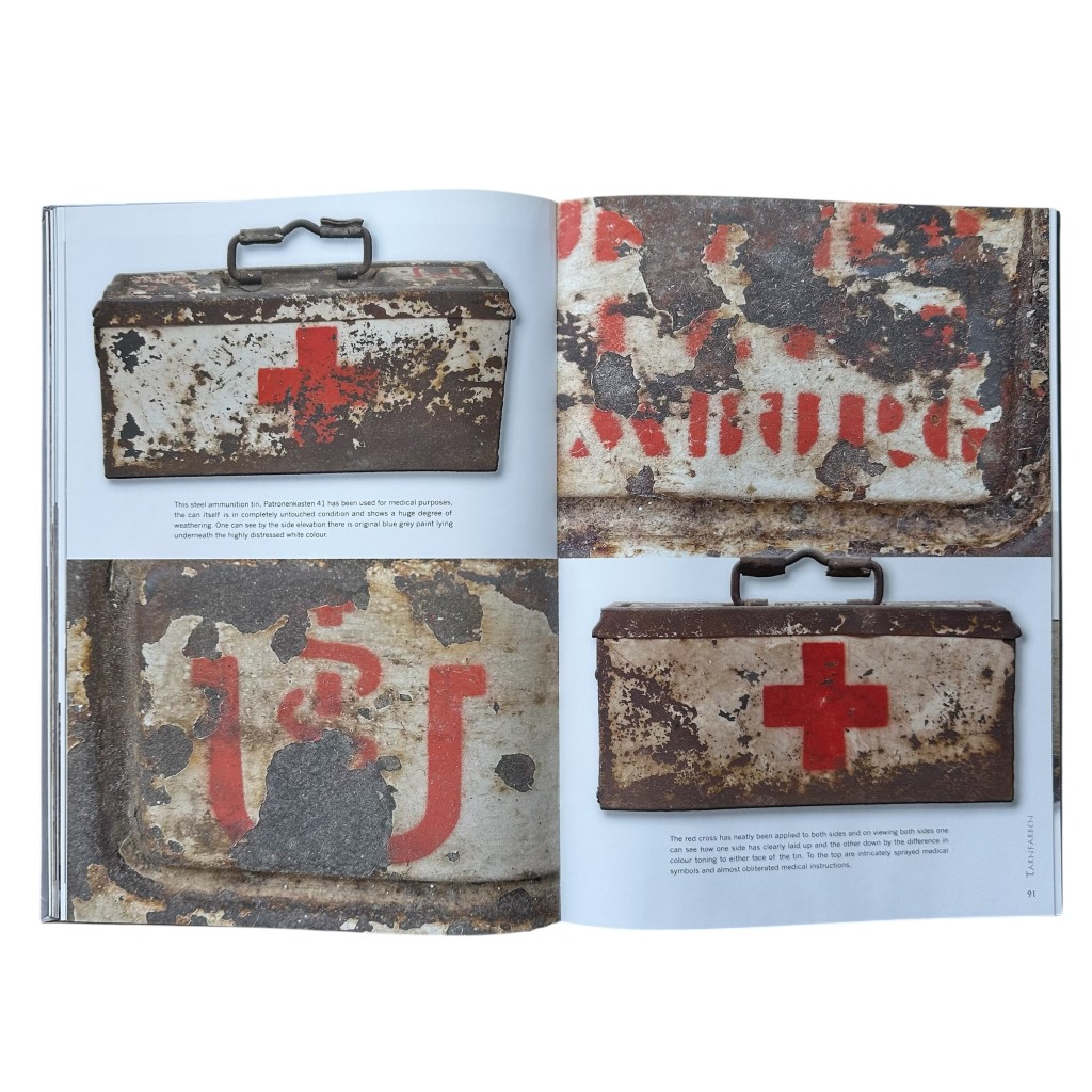 Reference book 'Tarnfarben Volume 2' by author Oliver Lock