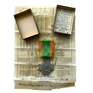Original Pre 1940 Dutch army 'Voor Krijgsverrichtingen' medal in box