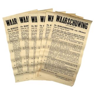 Originele WWII Nederlandse bezettingsposter Waarschuwing Alkmaar 29 november 1941 Duitse Wehrmacht sabotage Wilhelminalaan F H van Kinschot Tweede Wereldoorlog verzamelobject.