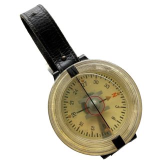 Original WWII German Luftwaffe AK39 compass FI23235-1 with original leather wrist strap Second World War military navigation compass for collectors